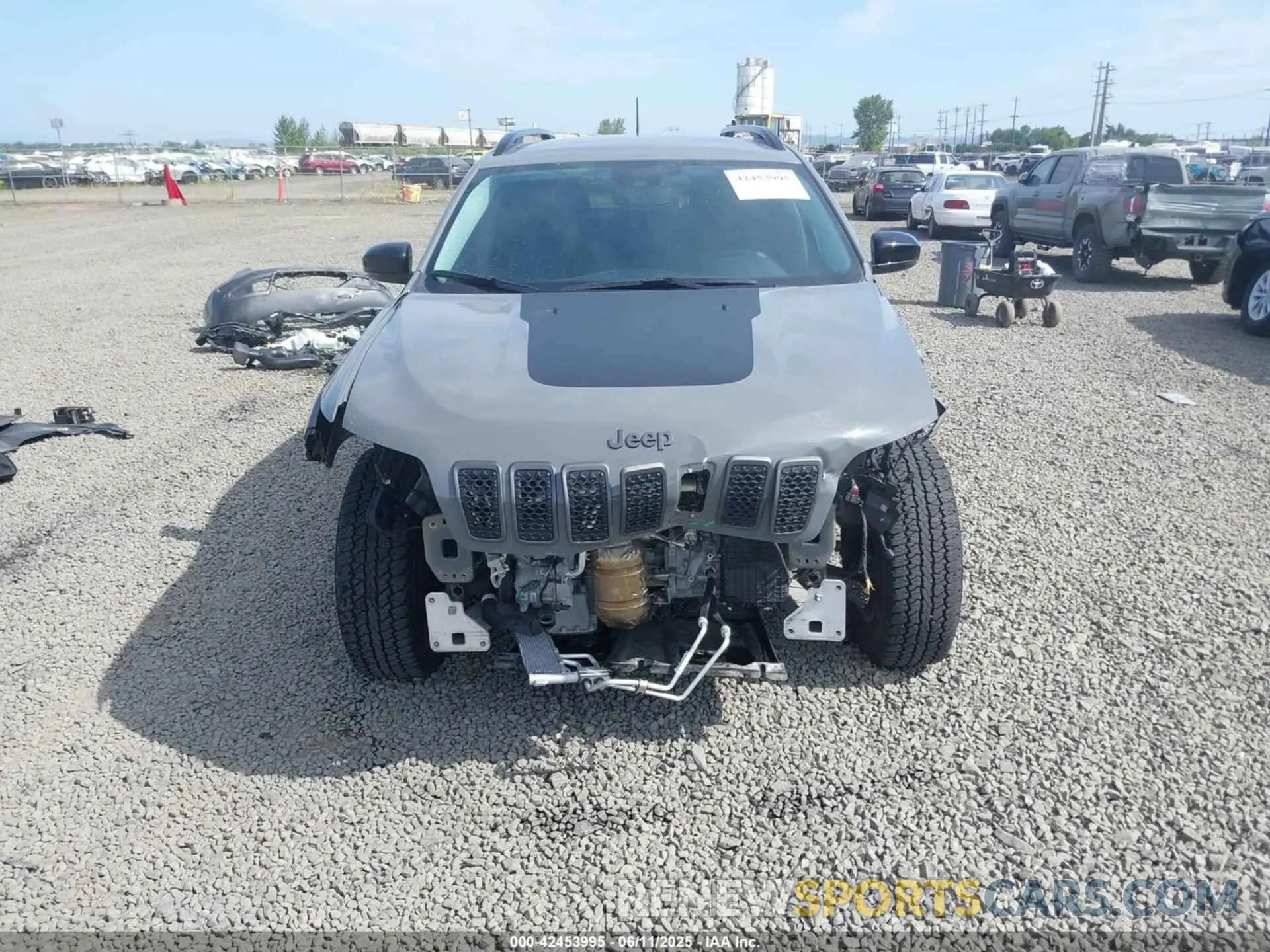 6 Photograph of a damaged car 1C4PJMBX2ND525770 JEEP CHEROKEE 2022