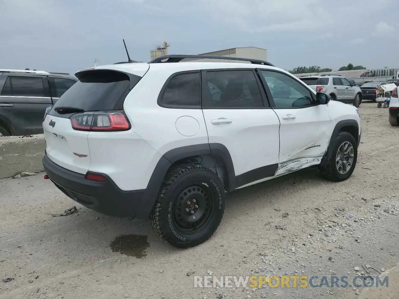 3 Photograph of a damaged car 1C4PJMBX2ND548837 JEEP CHEROKEE 2022