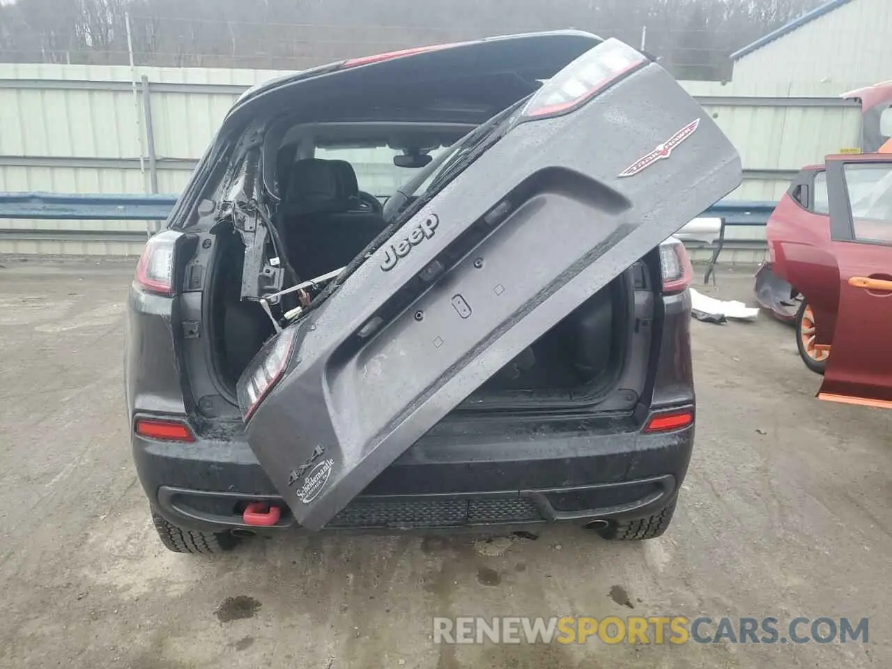 6 Photograph of a damaged car 1C4PJMBX3ND540147 JEEP CHEROKEE 2022