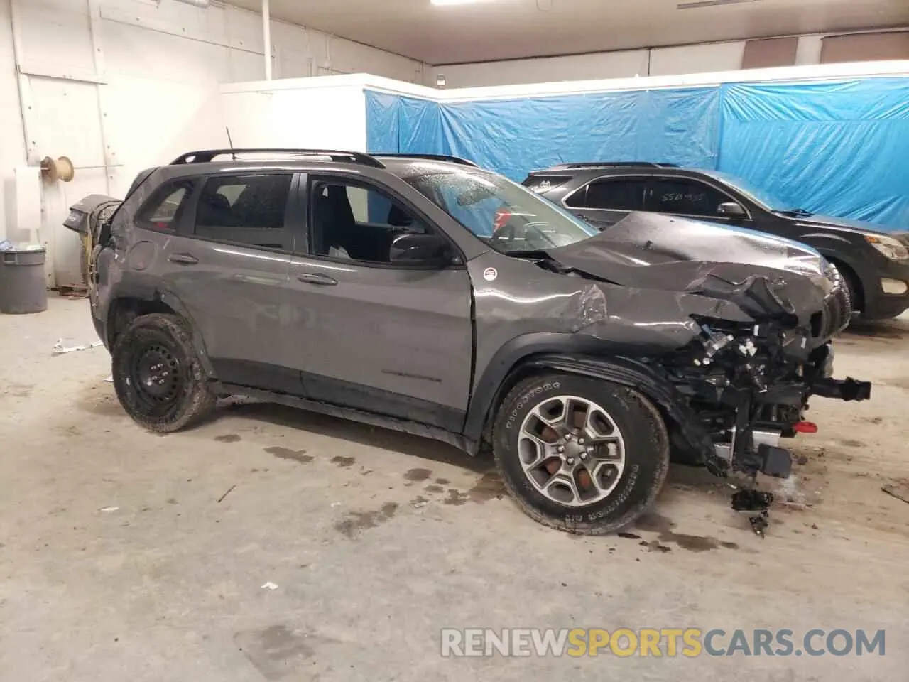 4 Photograph of a damaged car 1C4PJMBX3ND542805 JEEP CHEROKEE 2022