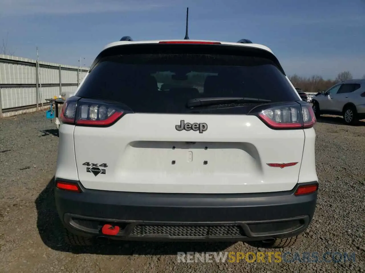 6 Photograph of a damaged car 1C4PJMBX3ND549057 JEEP CHEROKEE 2022