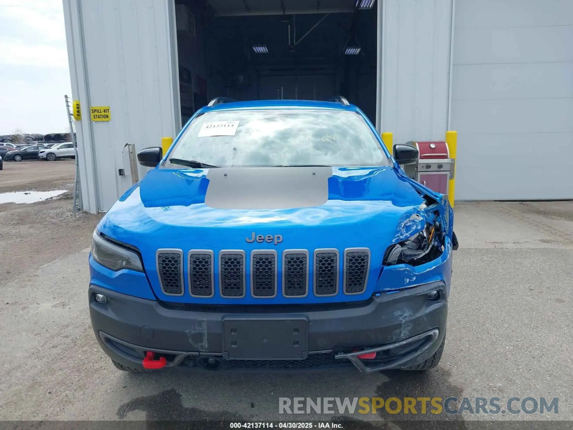 12 Photograph of a damaged car 1C4PJMBX4ND513488 JEEP CHEROKEE 2022