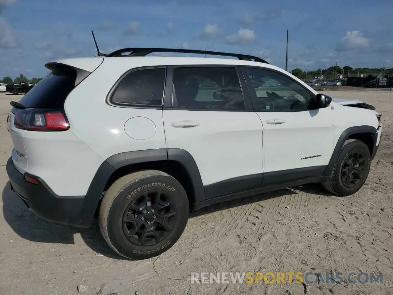 3 Photograph of a damaged car 1C4PJMBX4ND518819 JEEP CHEROKEE 2022