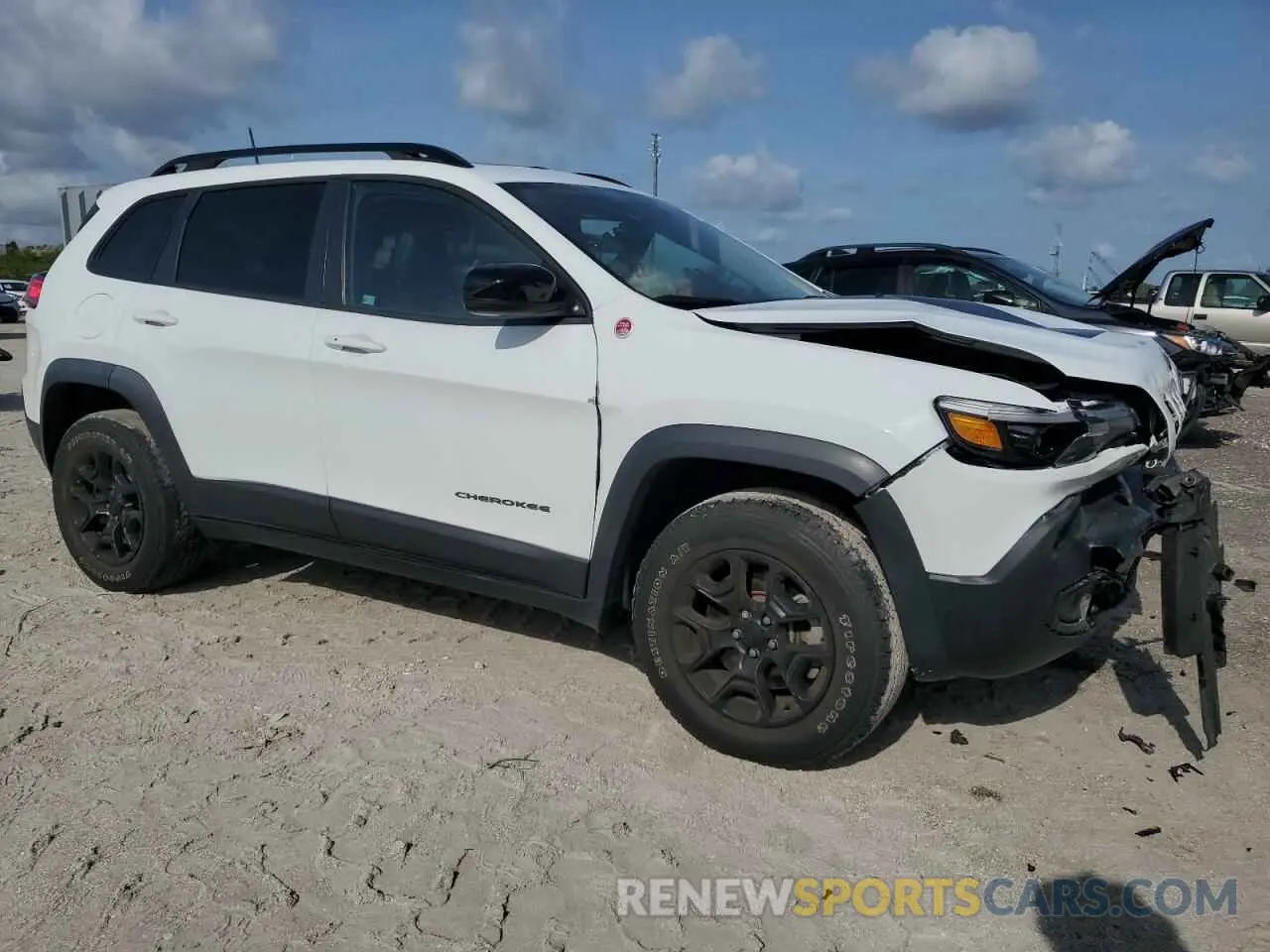 4 Photograph of a damaged car 1C4PJMBX4ND518819 JEEP CHEROKEE 2022