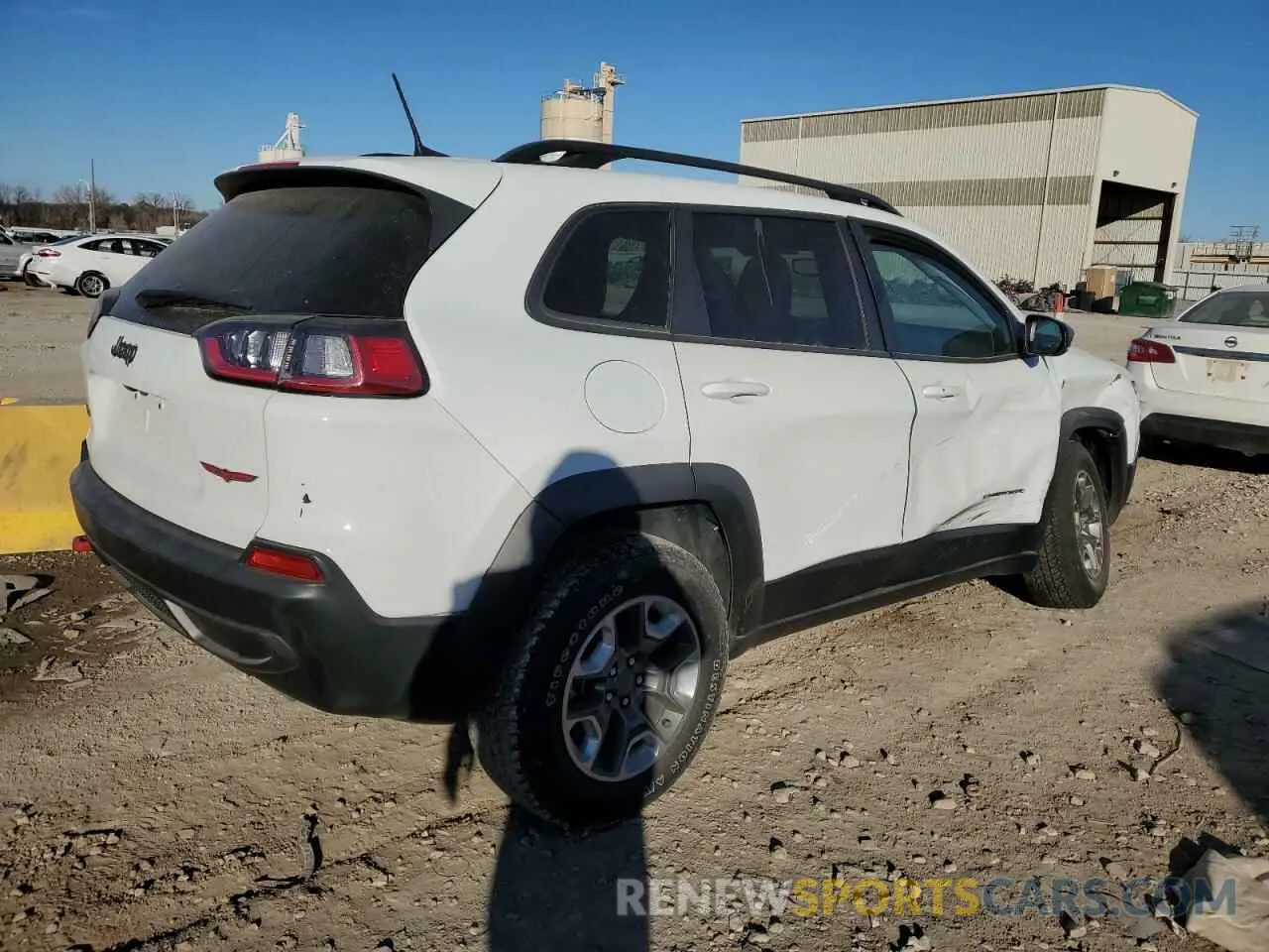 3 Photograph of a damaged car 1C4PJMBX5ND530736 JEEP CHEROKEE 2022
