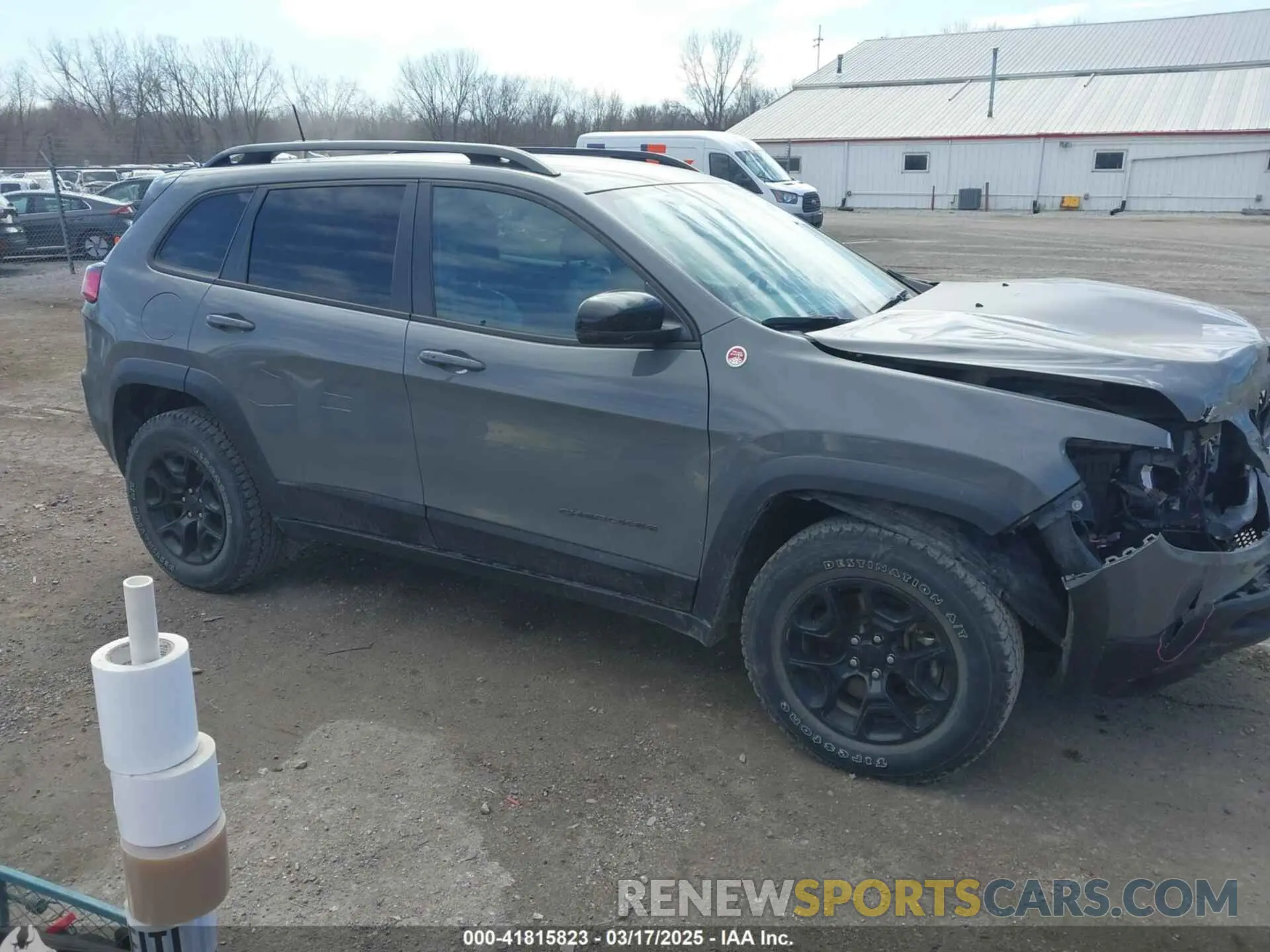 1 Photograph of a damaged car 1C4PJMBX5ND541929 JEEP CHEROKEE 2022
