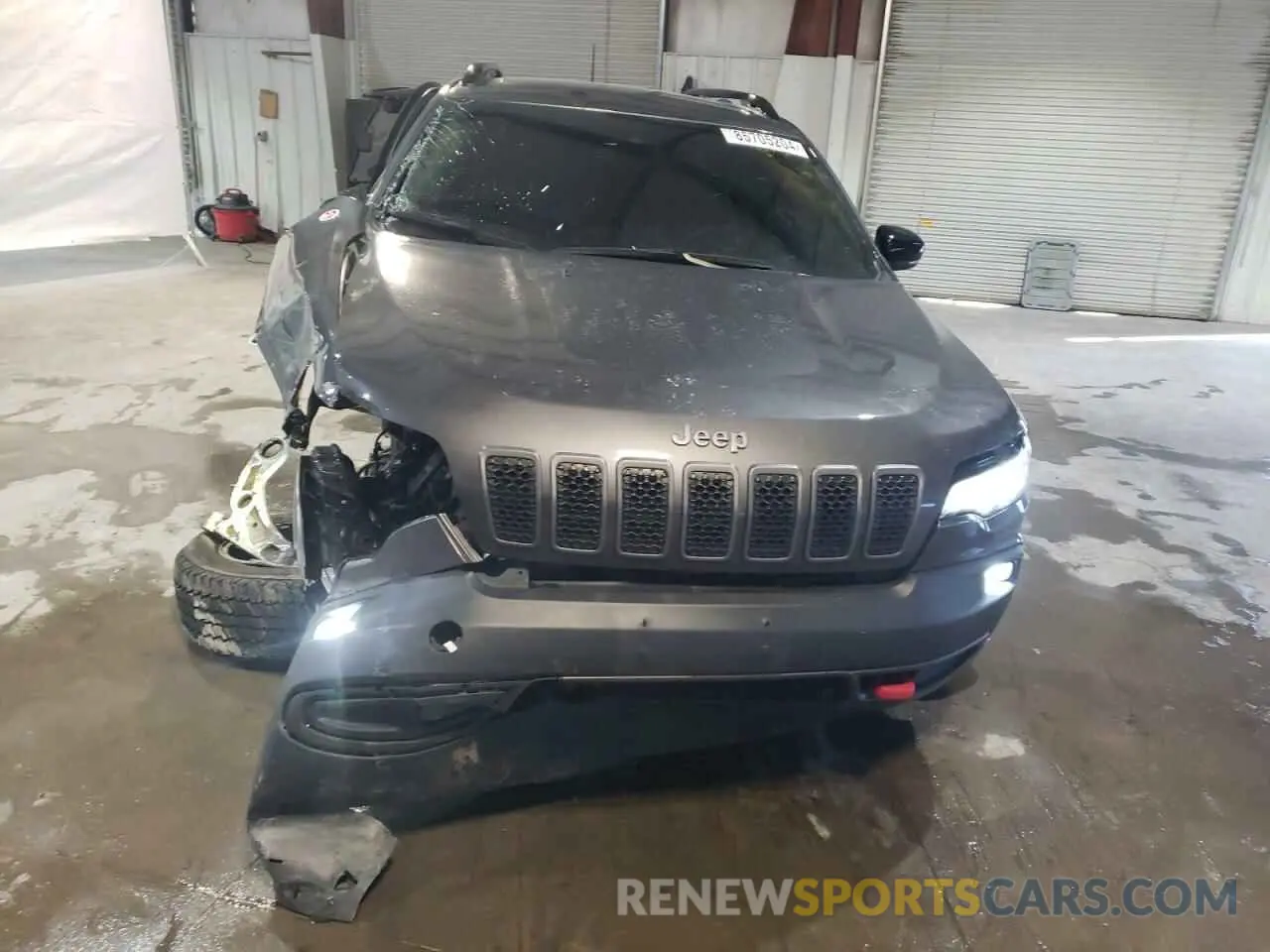 5 Photograph of a damaged car 1C4PJMBX8ND500503 JEEP CHEROKEE 2022