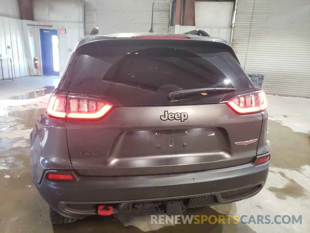 6 Photograph of a damaged car 1C4PJMBX8ND500503 JEEP CHEROKEE 2022