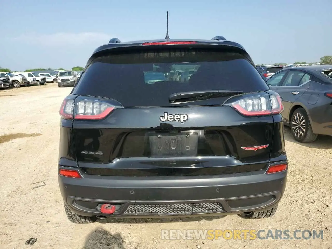 6 Photograph of a damaged car 1C4PJMBX8ND502686 JEEP CHEROKEE 2022