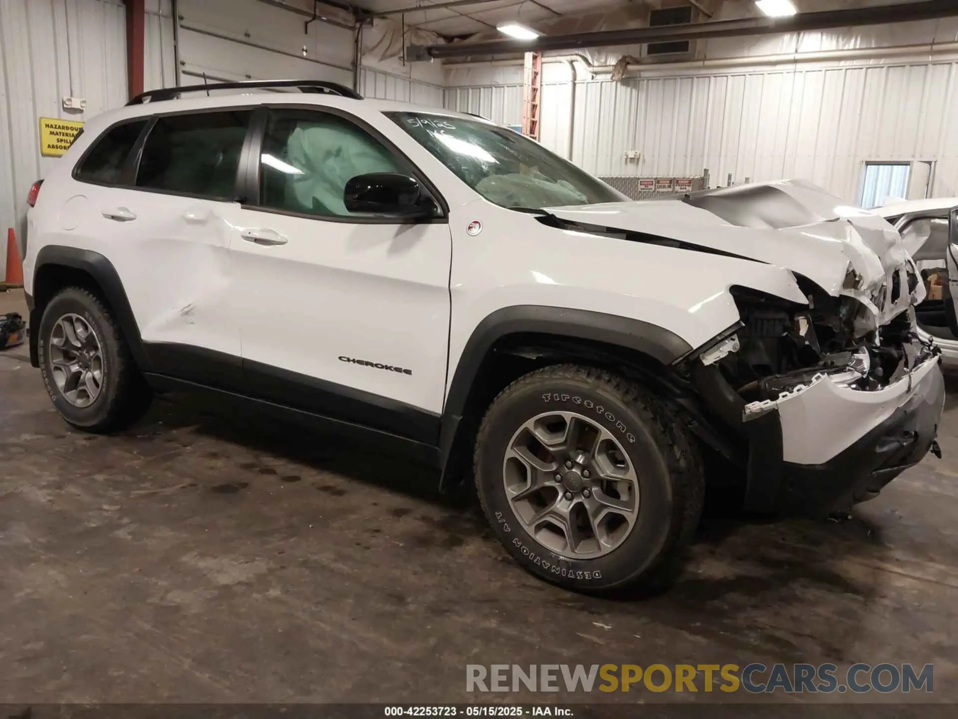 1 Photograph of a damaged car 1C4PJMBX9ND504737 JEEP CHEROKEE 2022