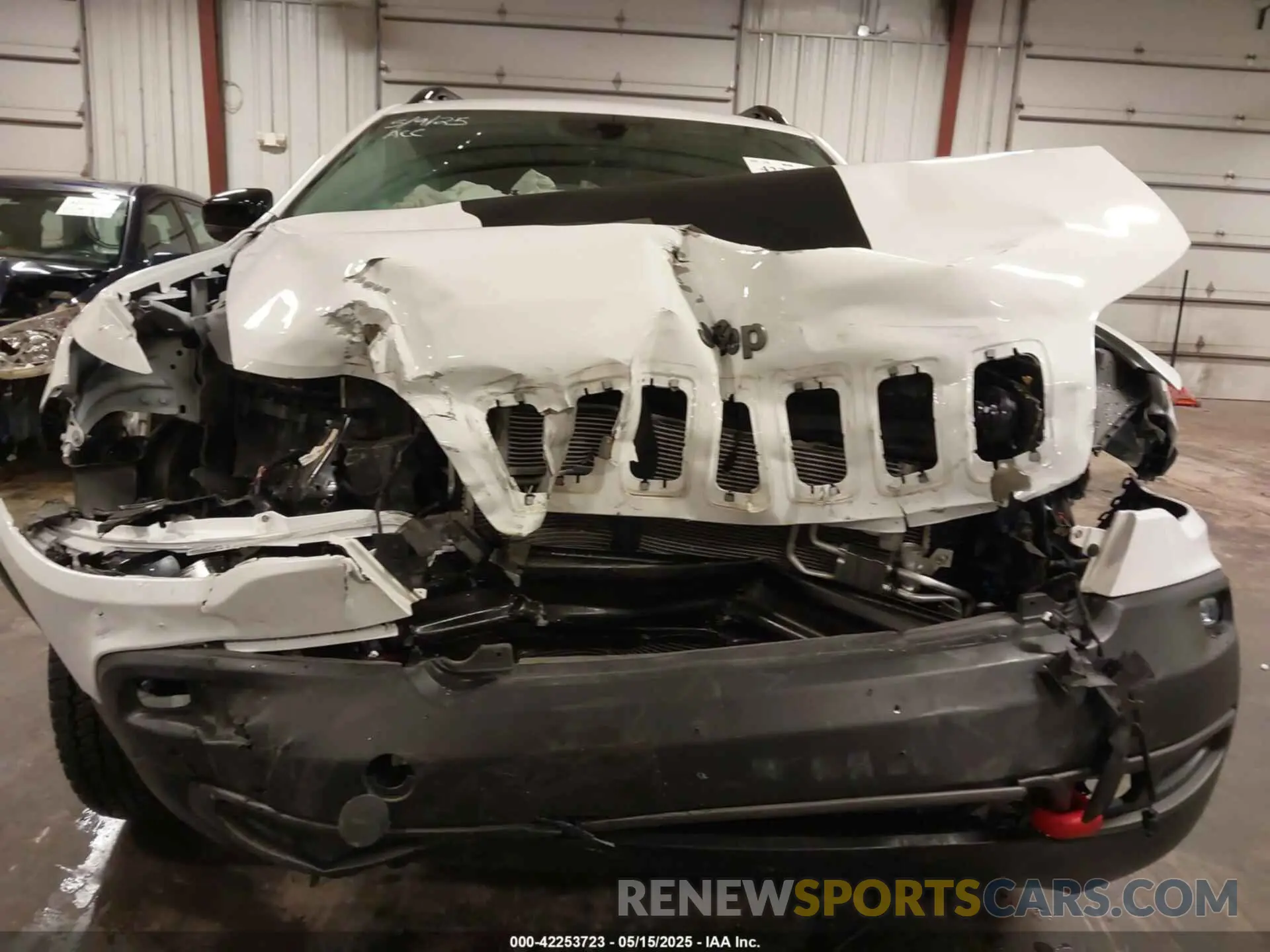 13 Photograph of a damaged car 1C4PJMBX9ND504737 JEEP CHEROKEE 2022