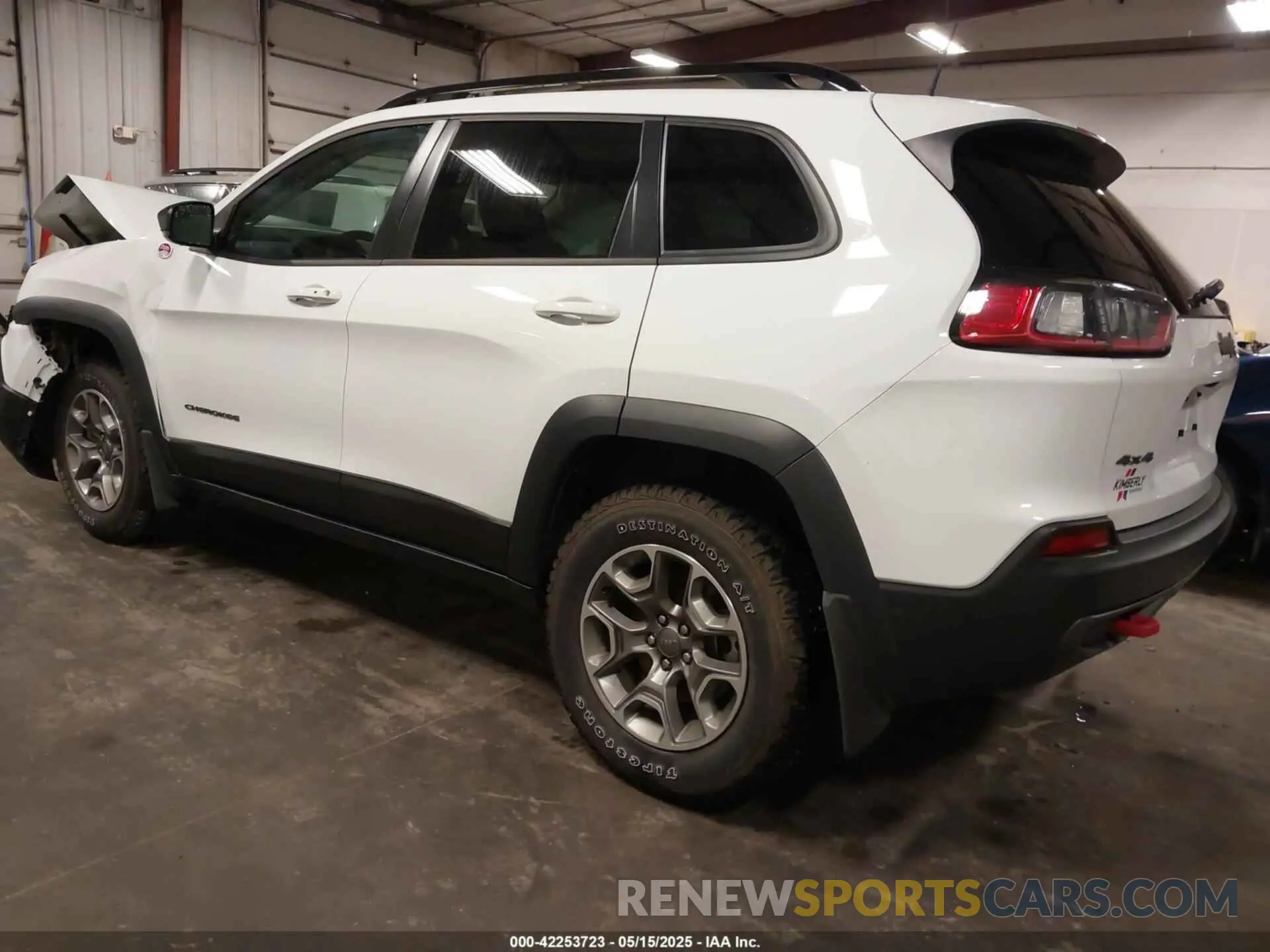 3 Photograph of a damaged car 1C4PJMBX9ND504737 JEEP CHEROKEE 2022