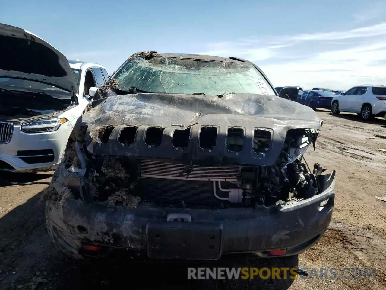 5 Photograph of a damaged car 1C4PJMBX9ND516418 JEEP CHEROKEE 2022