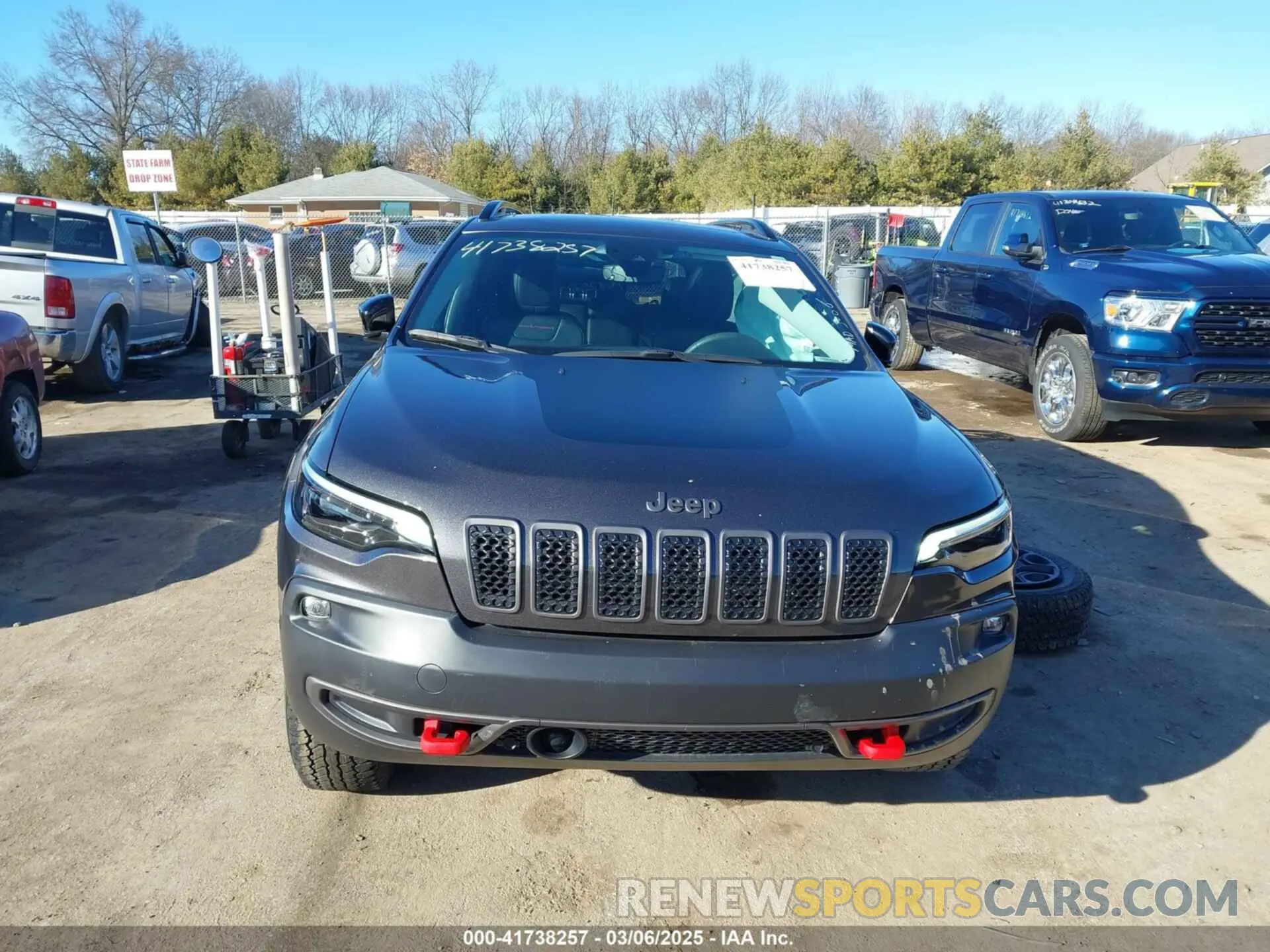 13 Photograph of a damaged car 1C4PJMBX9ND522235 JEEP CHEROKEE 2022
