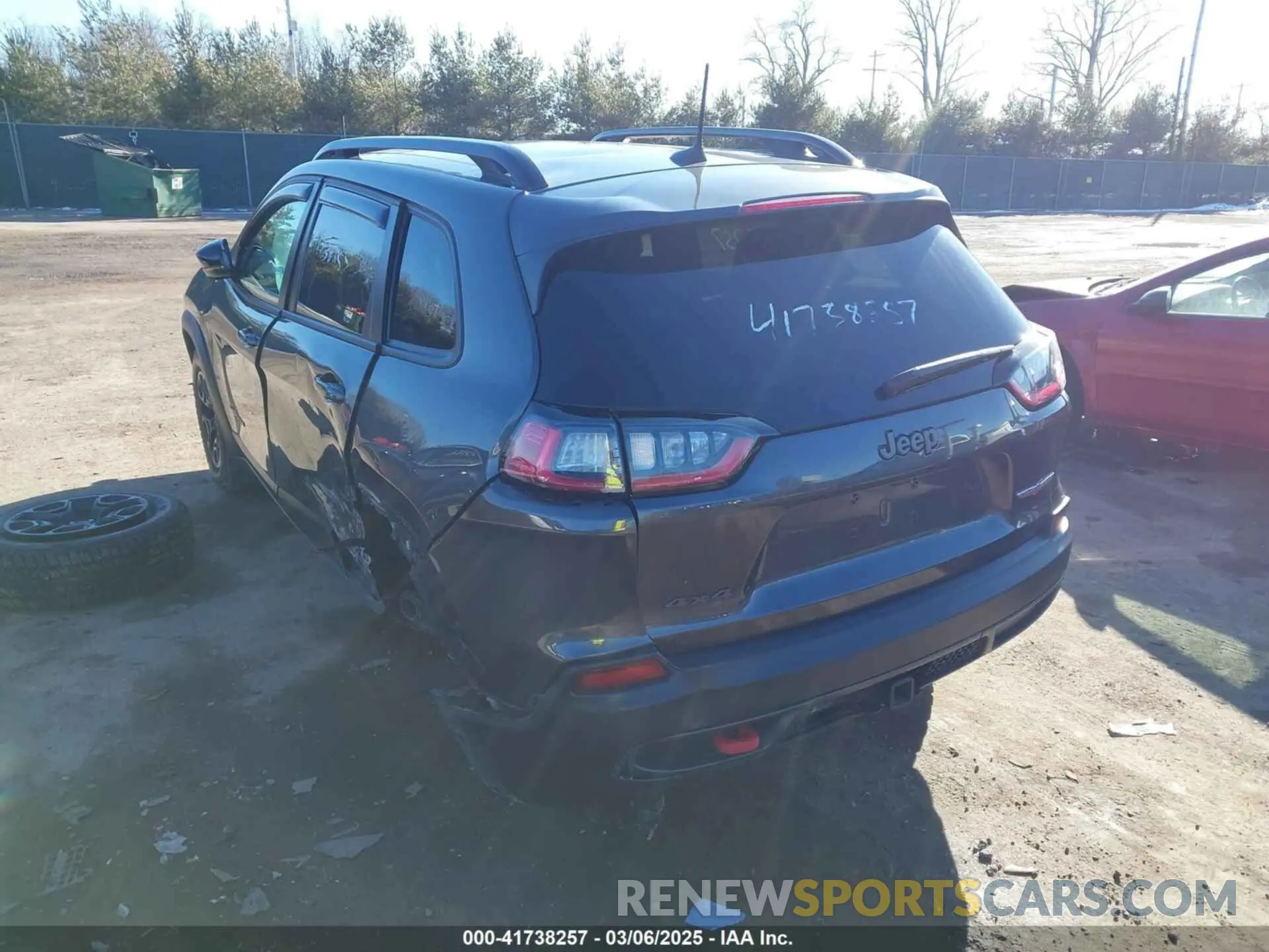 3 Photograph of a damaged car 1C4PJMBX9ND522235 JEEP CHEROKEE 2022