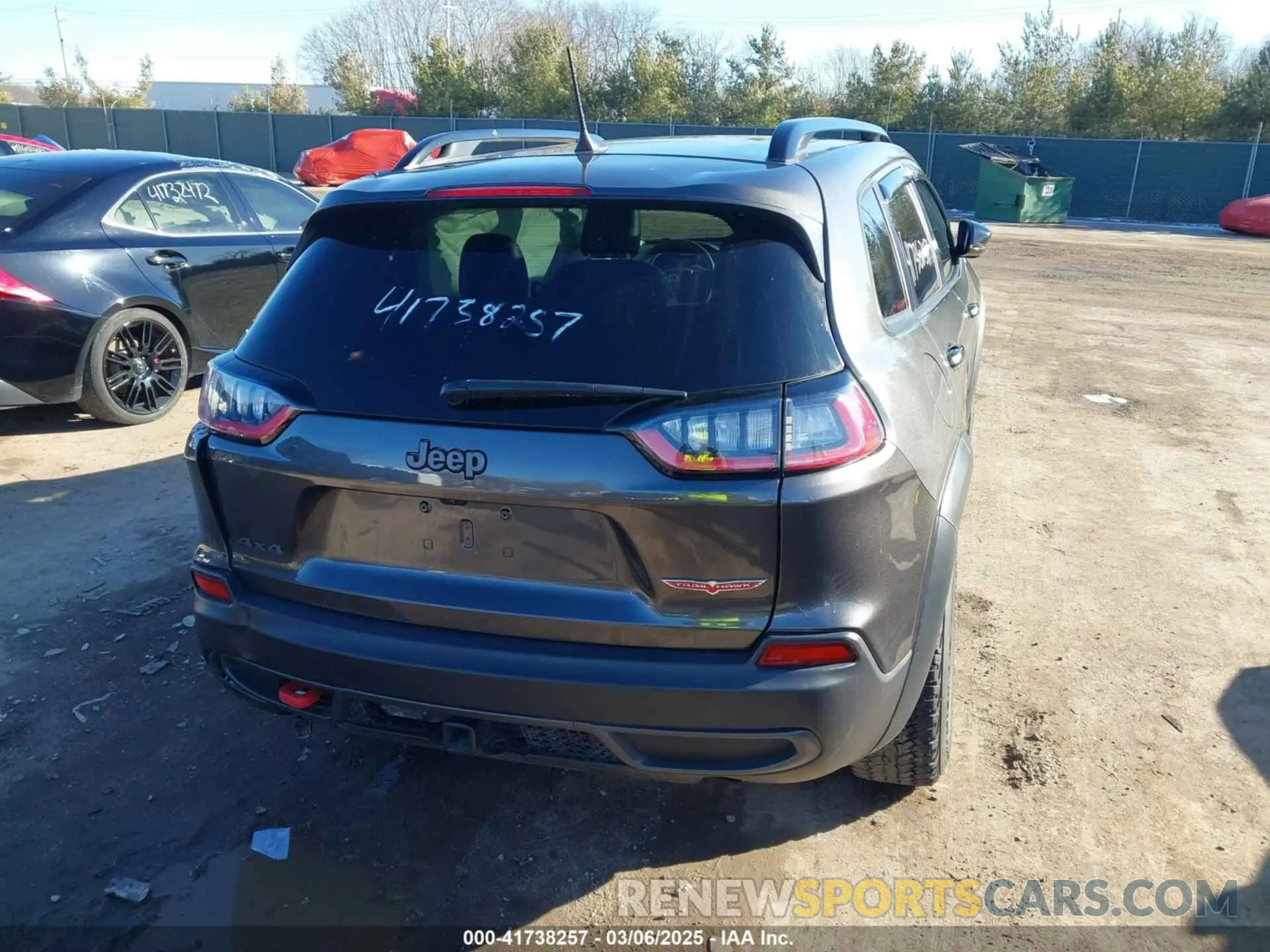 4 Photograph of a damaged car 1C4PJMBX9ND522235 JEEP CHEROKEE 2022