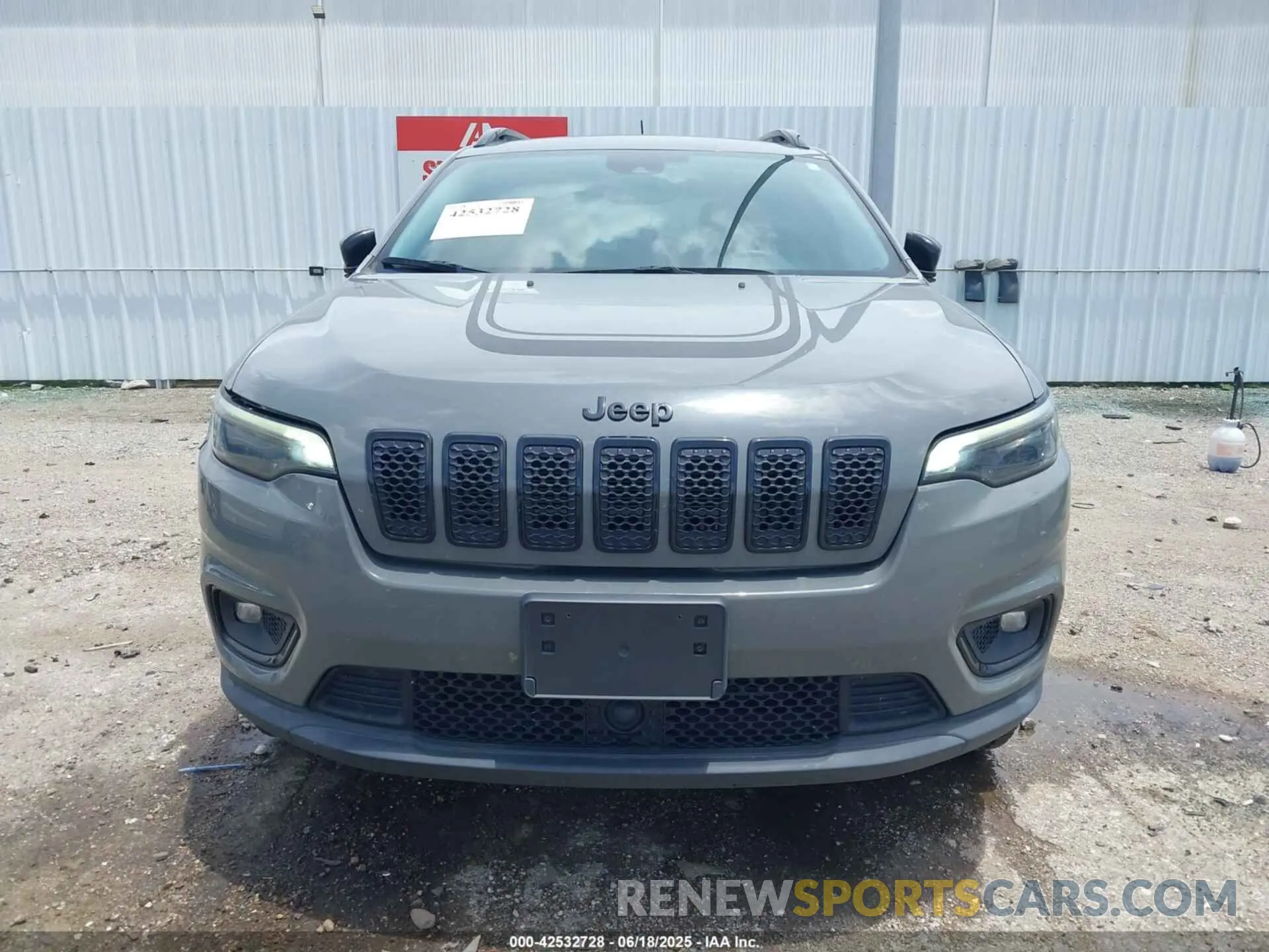 13 Photograph of a damaged car 1C4PJMCX1ND523913 JEEP CHEROKEE 2022