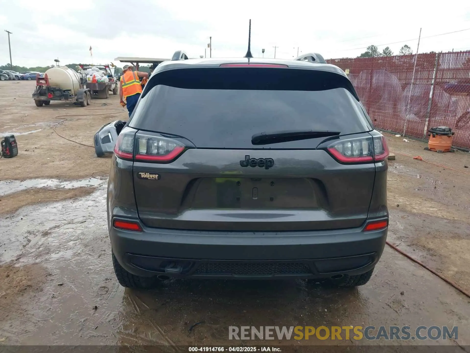 16 Photograph of a damaged car 1C4PJMCX1ND528898 JEEP CHEROKEE 2022