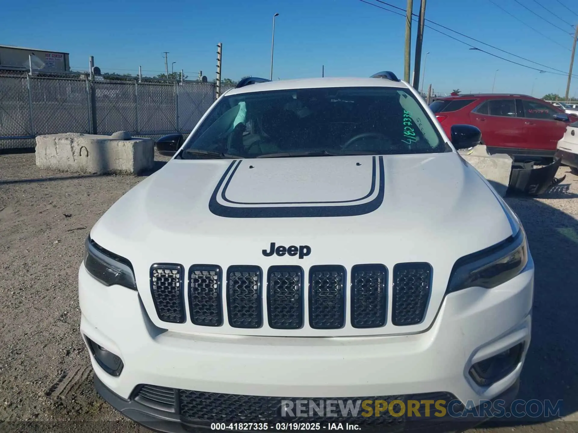 13 Photograph of a damaged car 1C4PJMCX2ND533284 JEEP CHEROKEE 2022
