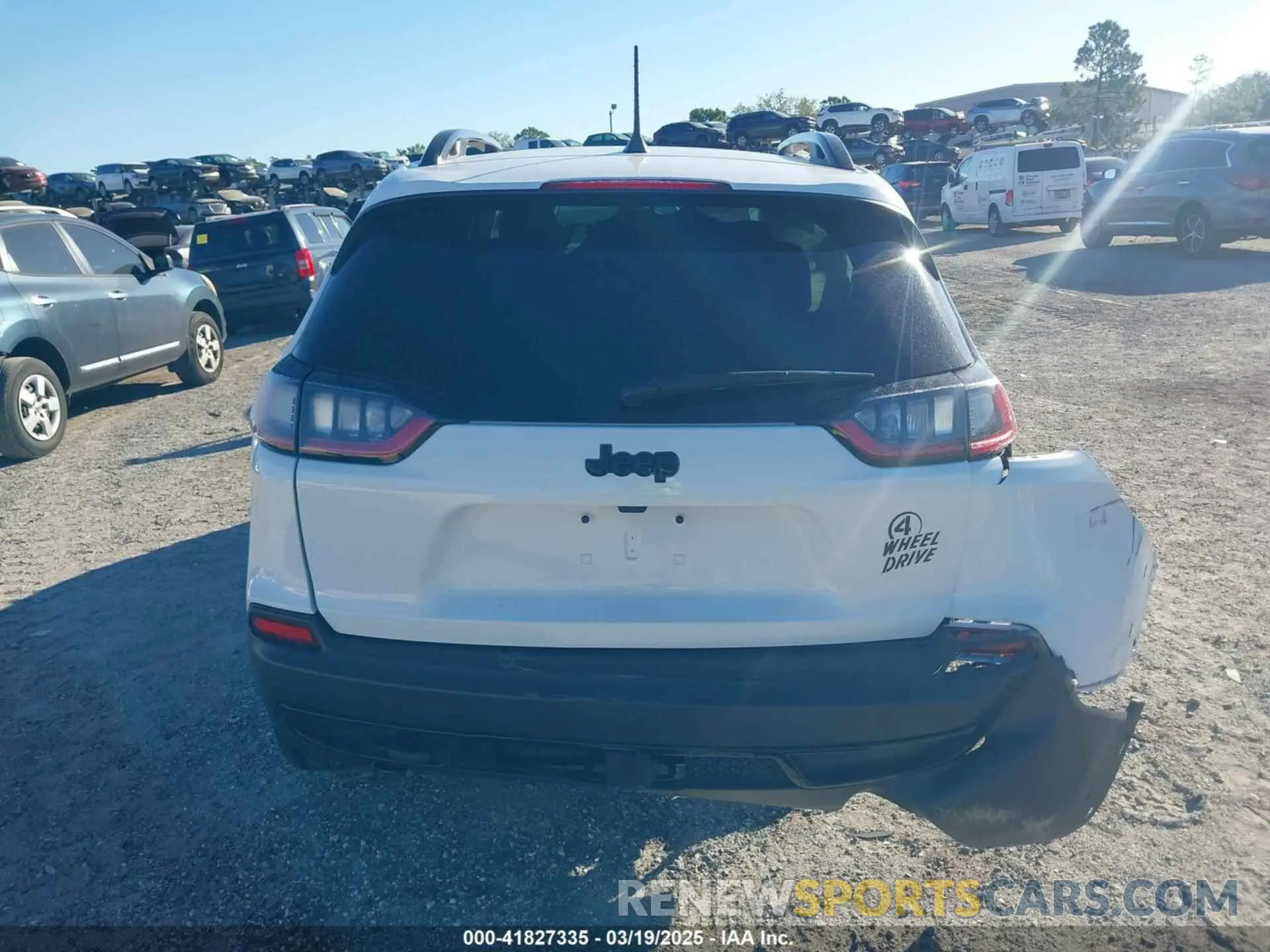 17 Photograph of a damaged car 1C4PJMCX2ND533284 JEEP CHEROKEE 2022