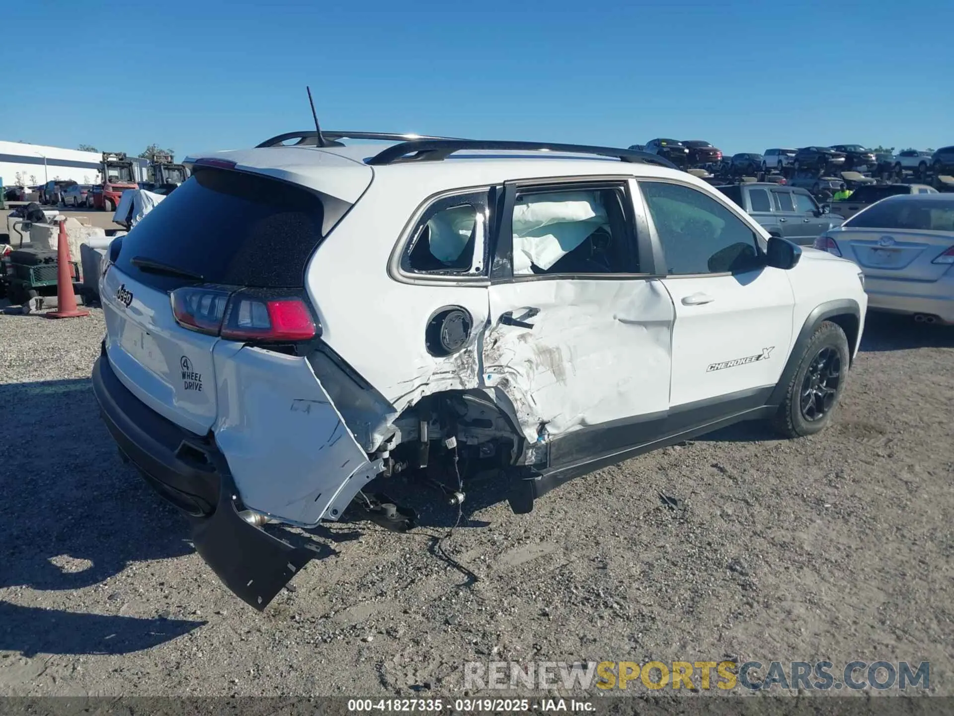 4 Photograph of a damaged car 1C4PJMCX2ND533284 JEEP CHEROKEE 2022