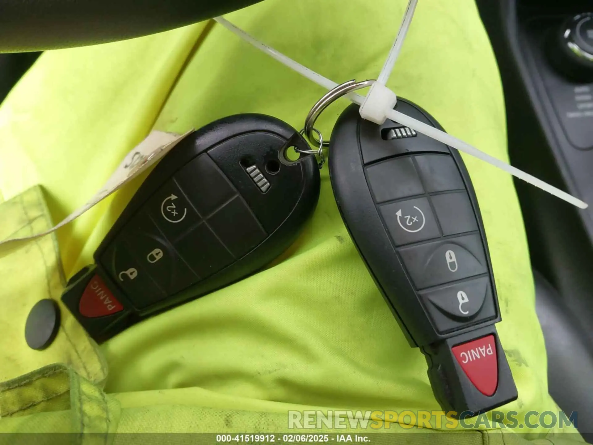 11 Photograph of a damaged car 1C4PJMCX4ND525297 JEEP CHEROKEE 2022