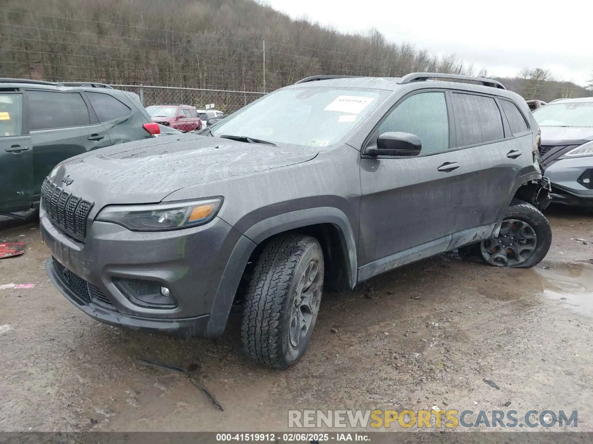 2 Photograph of a damaged car 1C4PJMCX4ND525297 JEEP CHEROKEE 2022