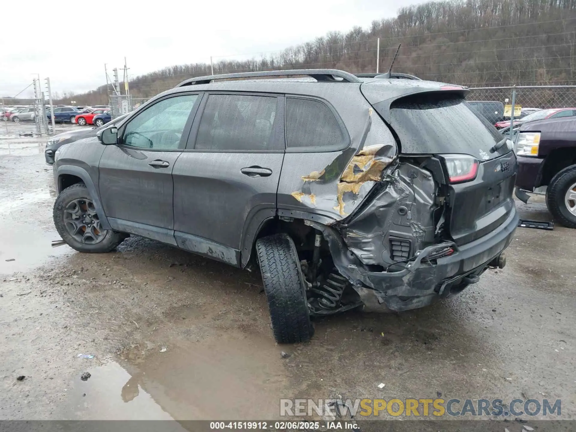 3 Photograph of a damaged car 1C4PJMCX4ND525297 JEEP CHEROKEE 2022