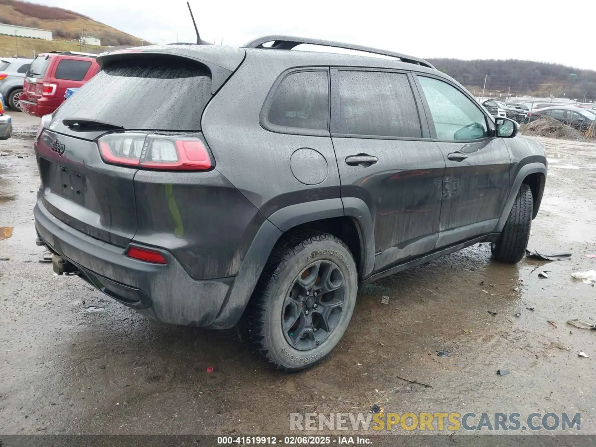 4 Photograph of a damaged car 1C4PJMCX4ND525297 JEEP CHEROKEE 2022