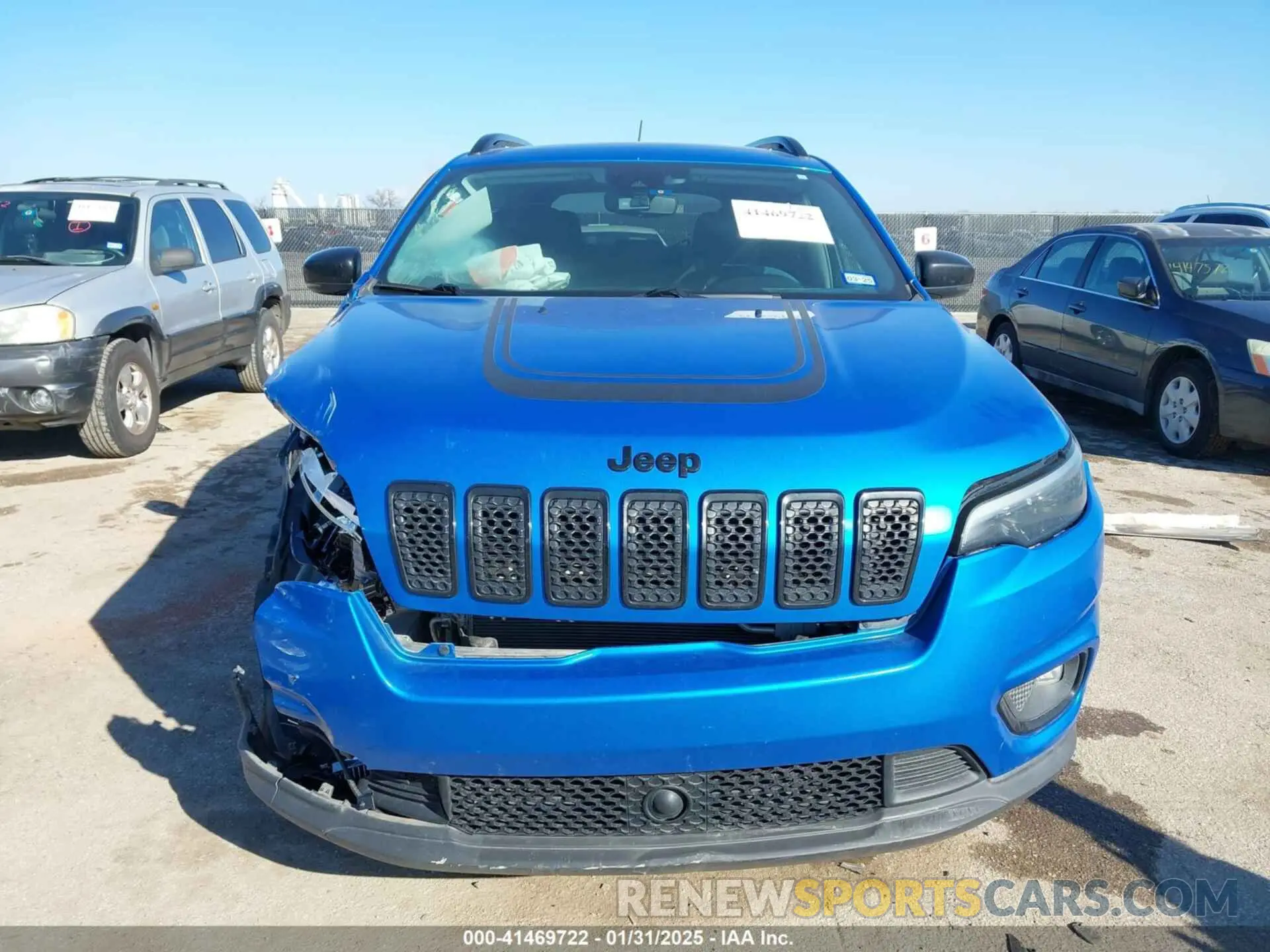 11 Photograph of a damaged car 1C4PJMCX6ND522563 JEEP CHEROKEE 2022