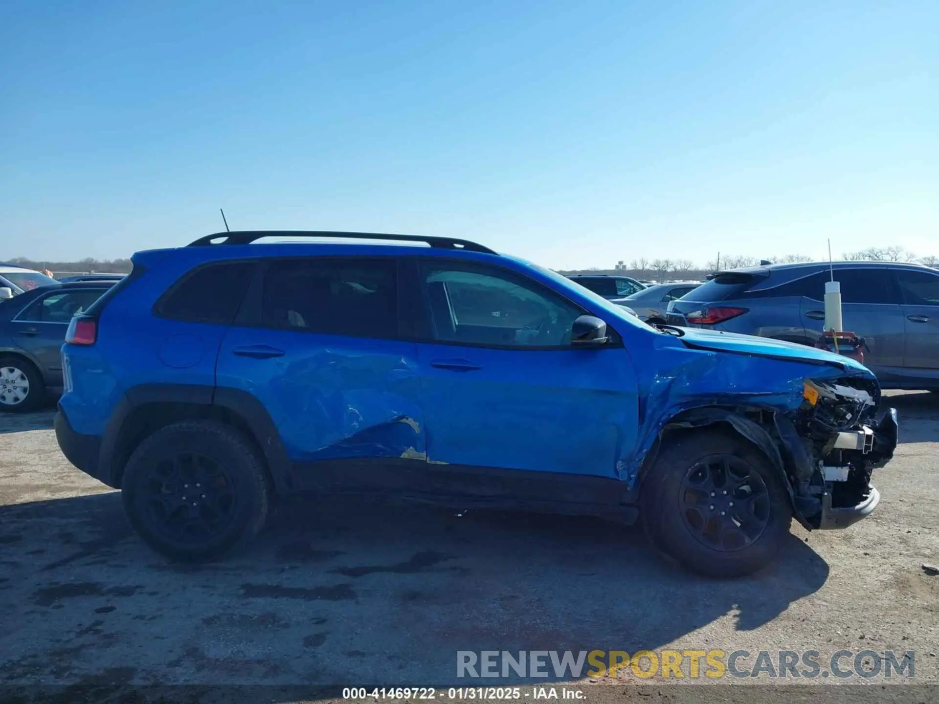 12 Photograph of a damaged car 1C4PJMCX6ND522563 JEEP CHEROKEE 2022