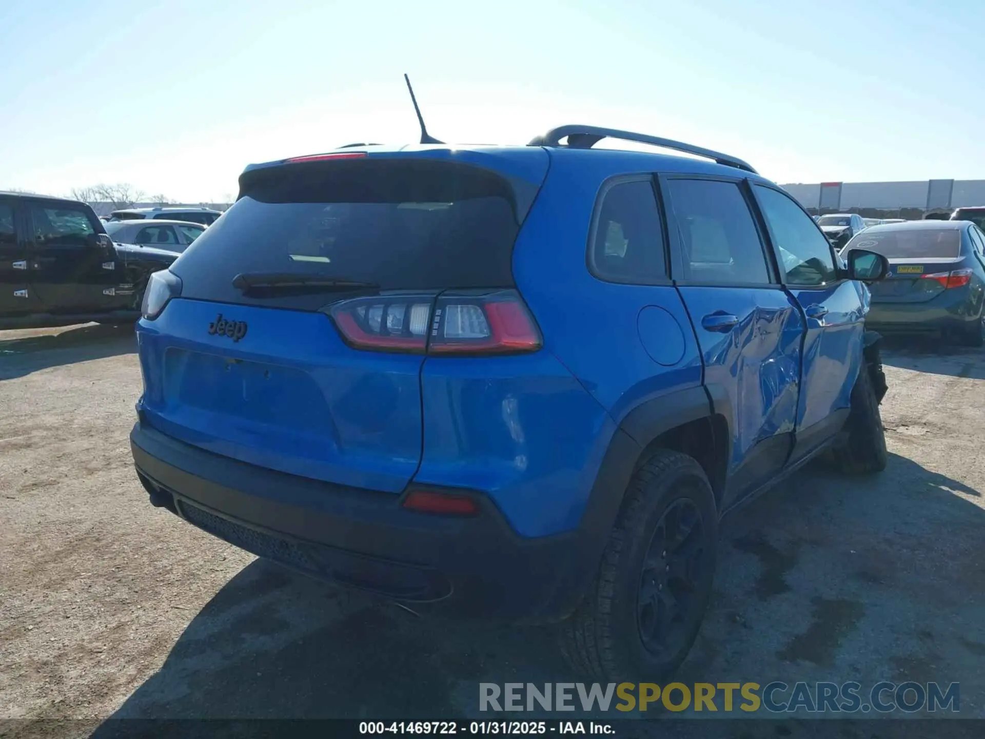 4 Photograph of a damaged car 1C4PJMCX6ND522563 JEEP CHEROKEE 2022