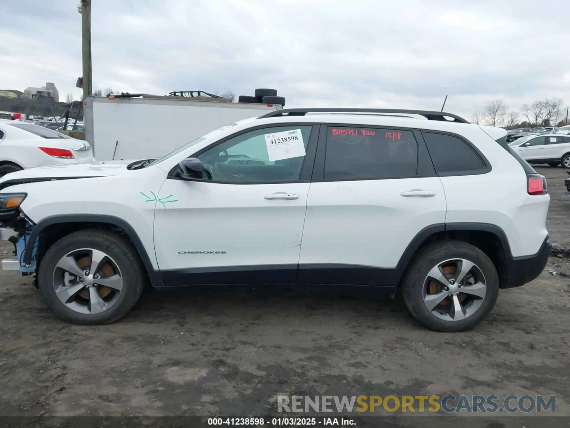 14 Photograph of a damaged car 1C4PJMDX6ND550698 JEEP CHEROKEE 2022