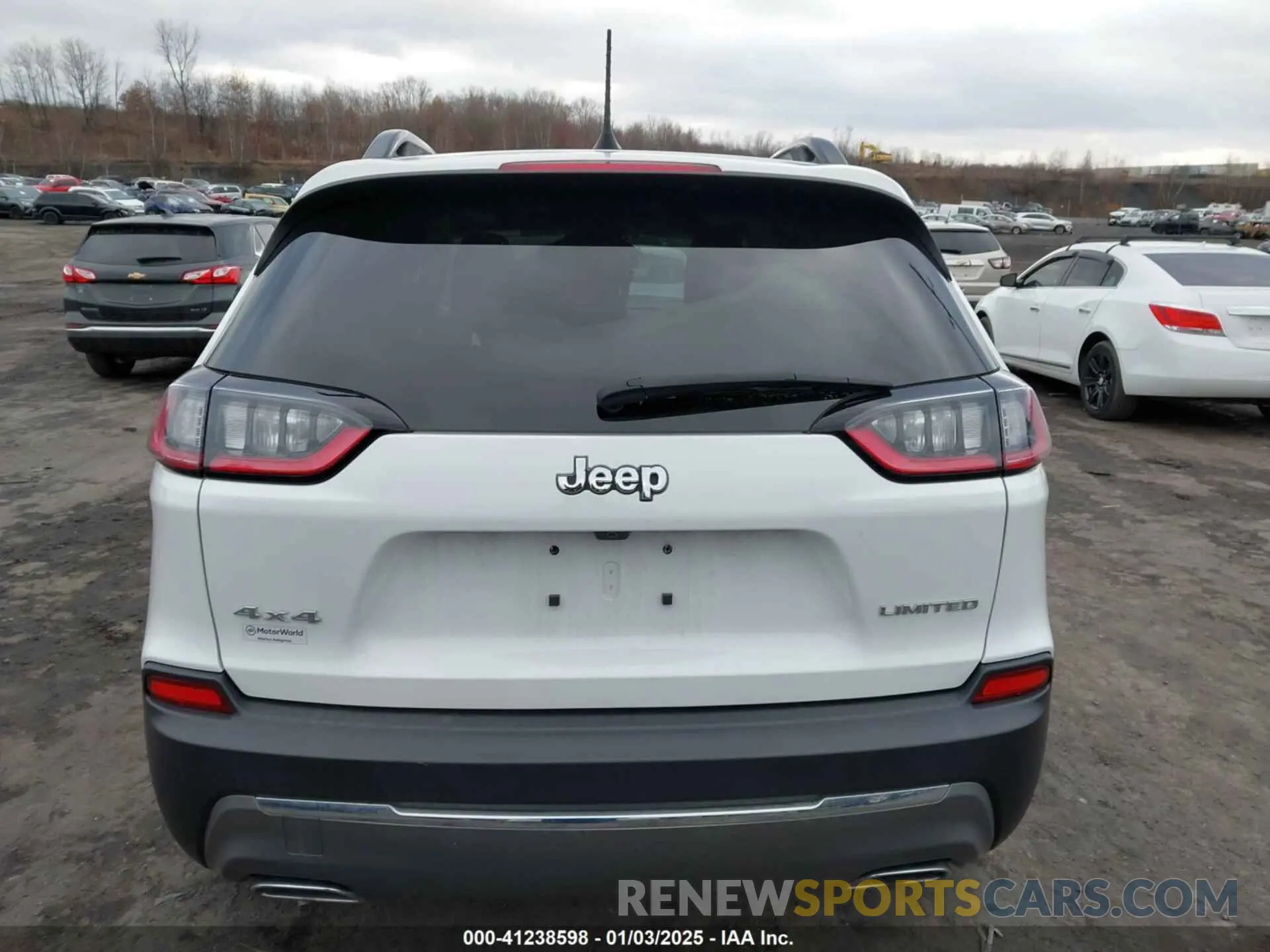 16 Photograph of a damaged car 1C4PJMDX6ND550698 JEEP CHEROKEE 2022