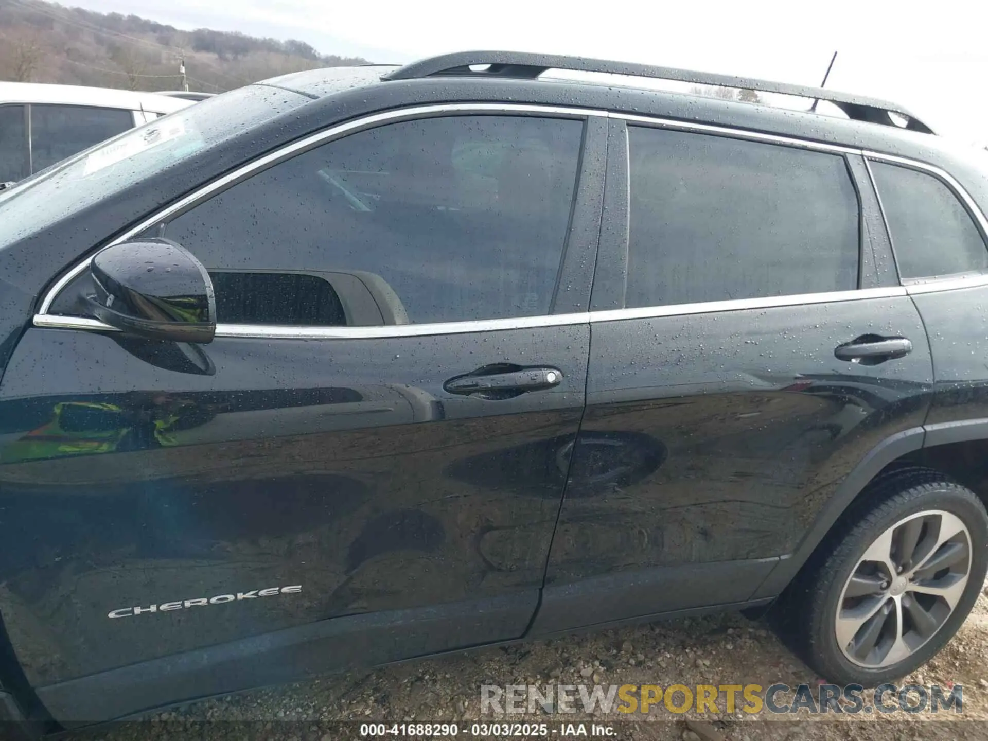 14 Photograph of a damaged car 1C4PJMDX7ND502983 JEEP CHEROKEE 2022