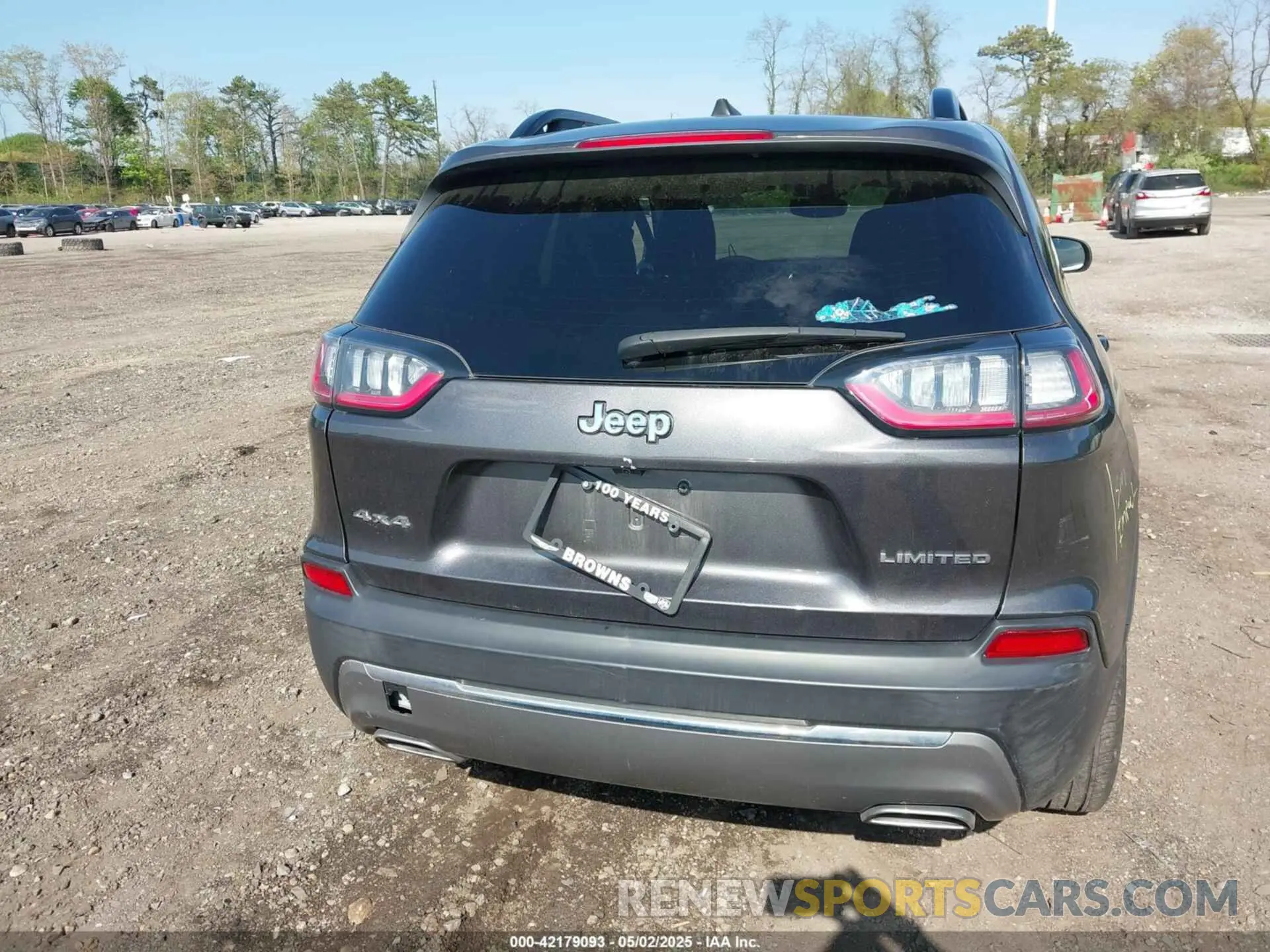 16 Photograph of a damaged car 1C4PJMDX9ND509157 JEEP CHEROKEE 2022