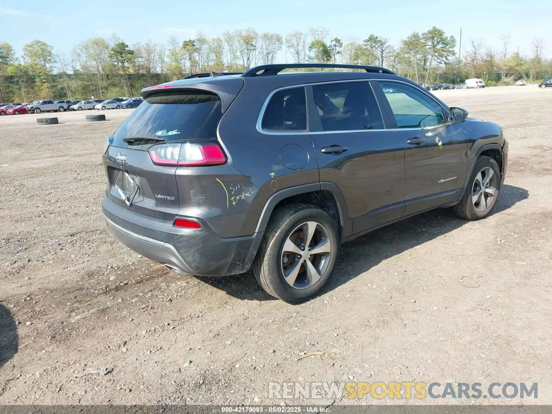 4 Photograph of a damaged car 1C4PJMDX9ND509157 JEEP CHEROKEE 2022