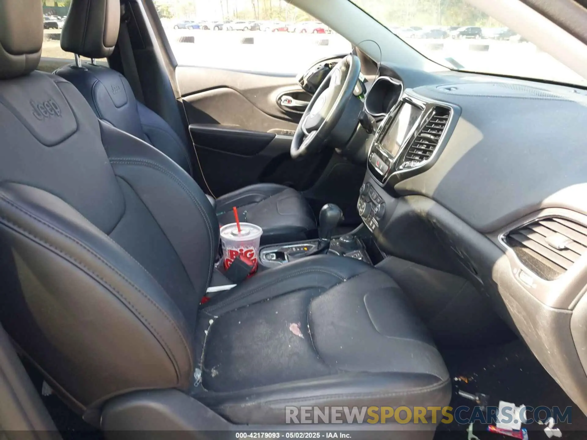5 Photograph of a damaged car 1C4PJMDX9ND509157 JEEP CHEROKEE 2022