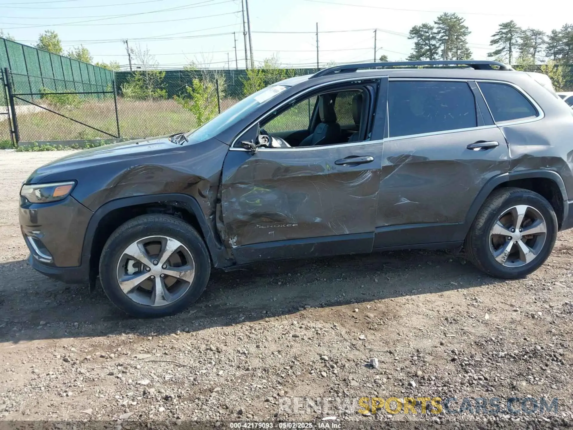 6 Photograph of a damaged car 1C4PJMDX9ND509157 JEEP CHEROKEE 2022