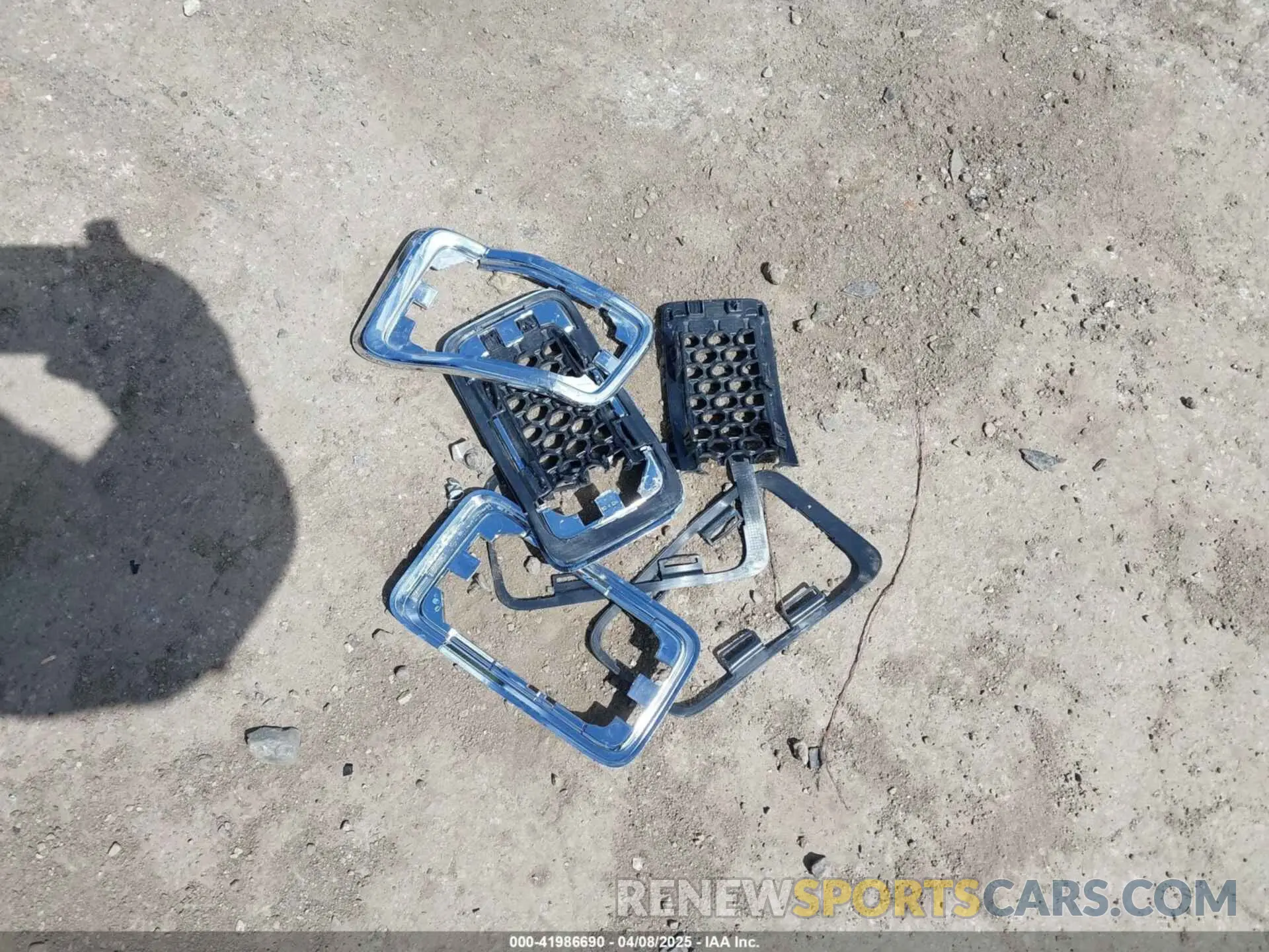 12 Photograph of a damaged car 1C4PJMMN1ND527294 JEEP CHEROKEE 2022