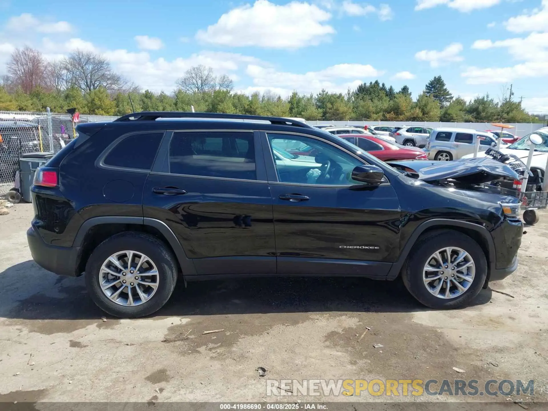 14 Photograph of a damaged car 1C4PJMMN1ND527294 JEEP CHEROKEE 2022