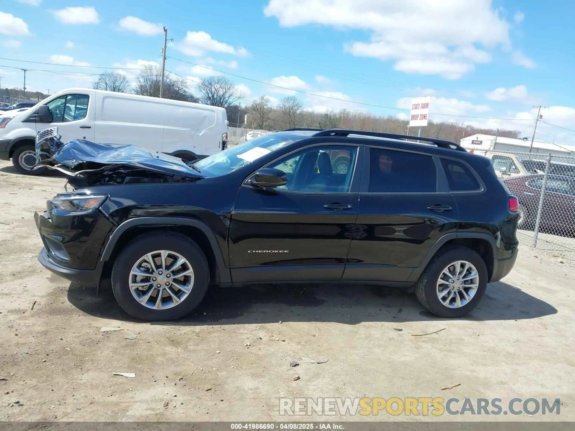 15 Photograph of a damaged car 1C4PJMMN1ND527294 JEEP CHEROKEE 2022