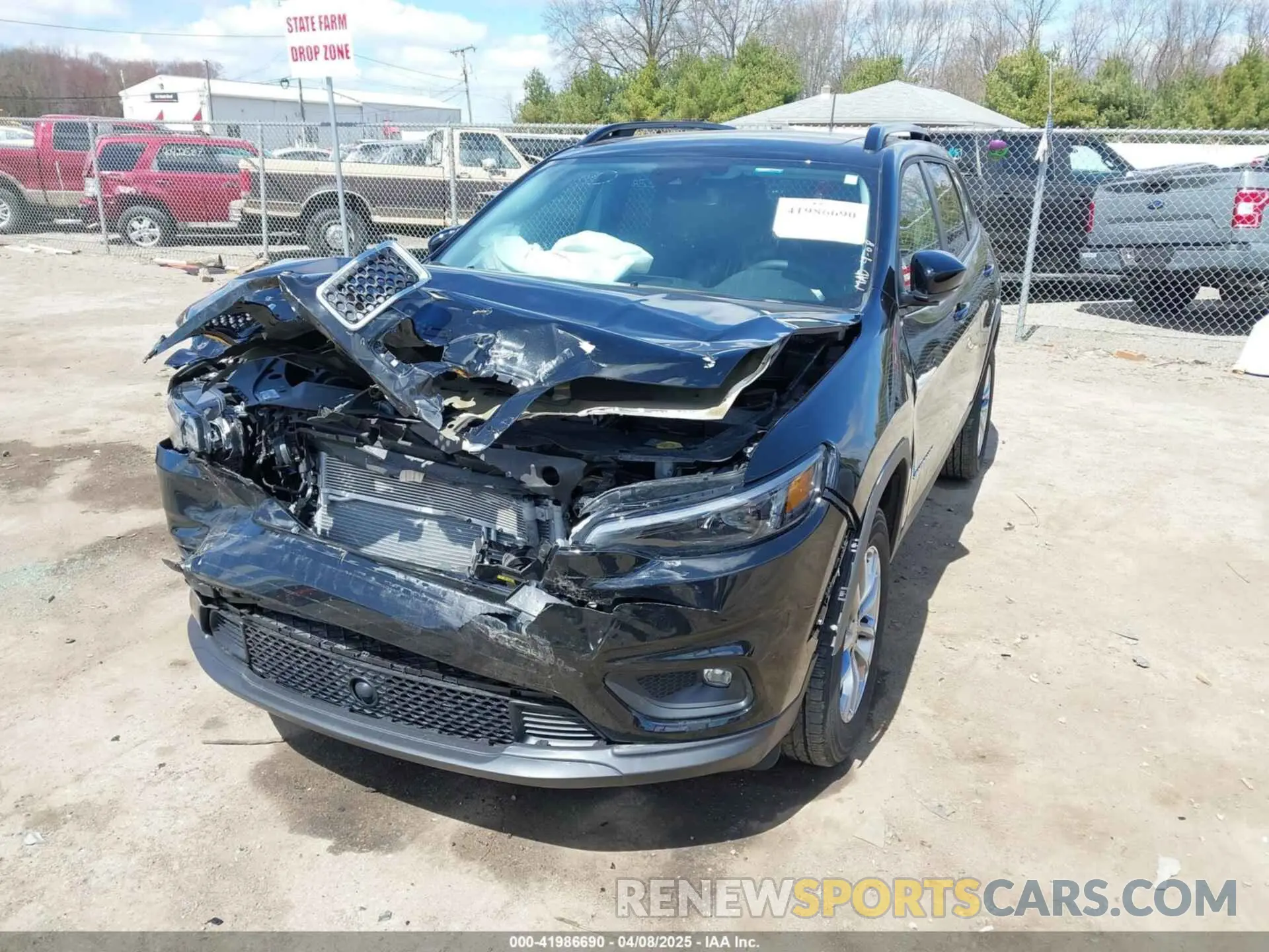 2 Photograph of a damaged car 1C4PJMMN1ND527294 JEEP CHEROKEE 2022