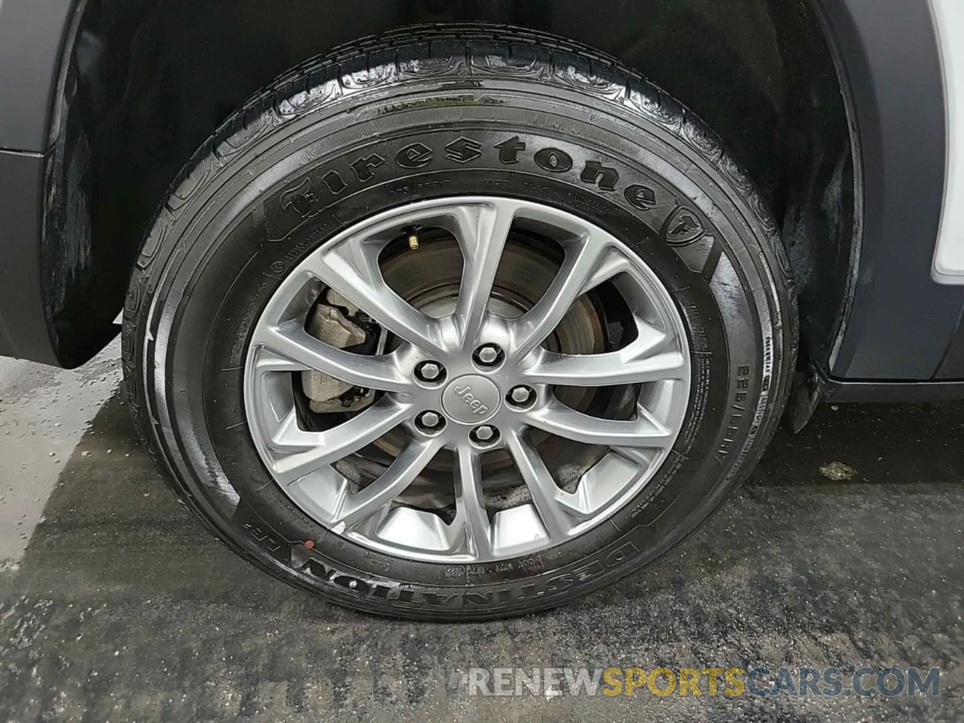 18 Photograph of a damaged car 1C4PJMMX2ND512711 JEEP CHEROKEE 2022