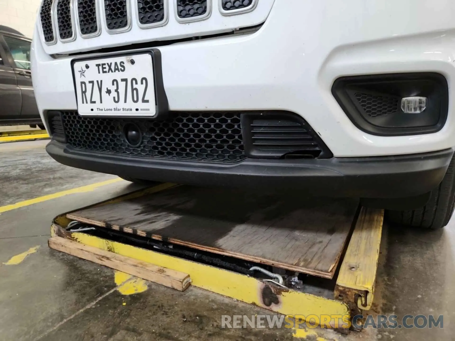 22 Photograph of a damaged car 1C4PJMMX2ND512711 JEEP CHEROKEE 2022