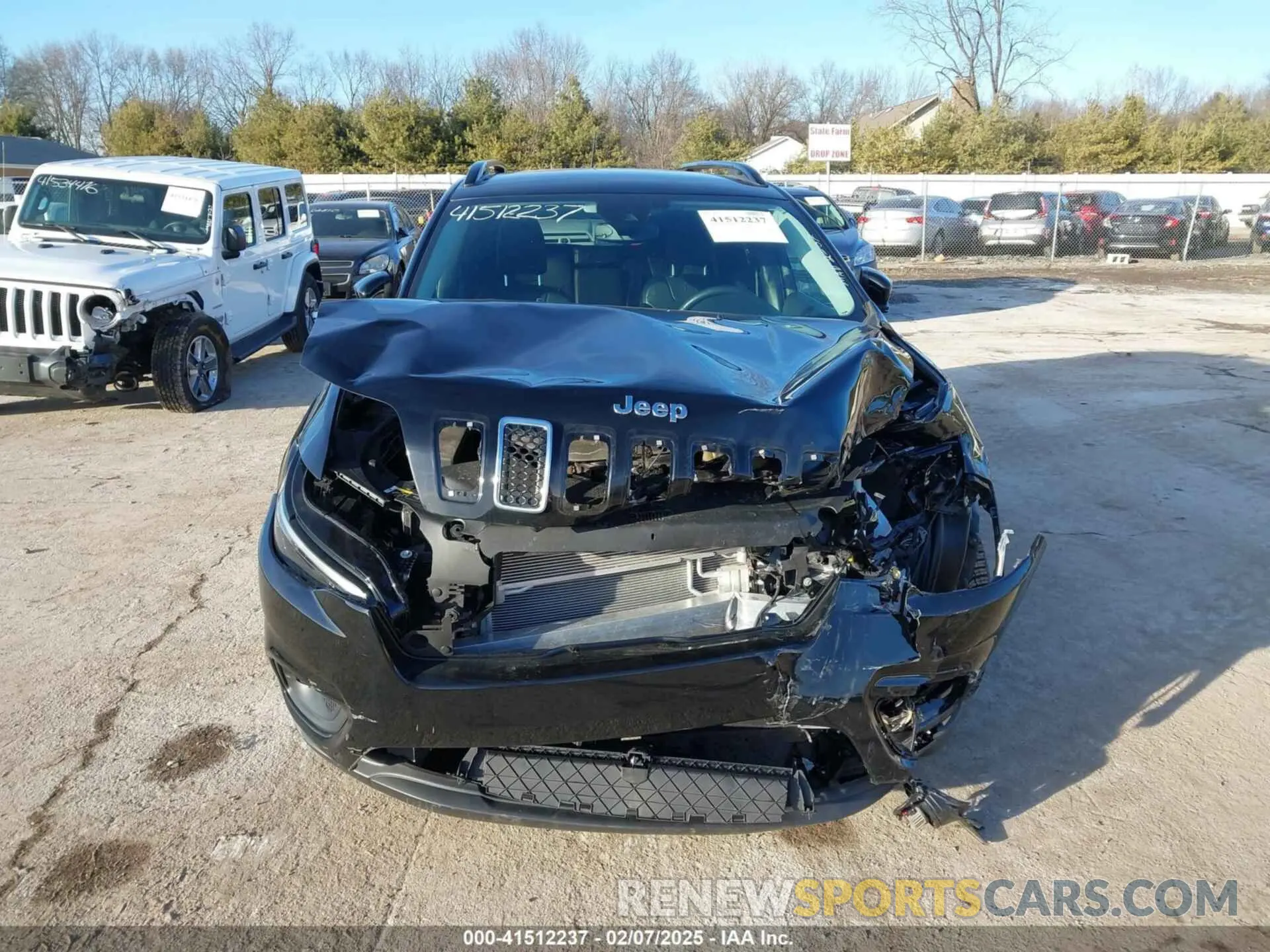 12 Photograph of a damaged car 1C4PJMMX6ND509858 JEEP CHEROKEE 2022