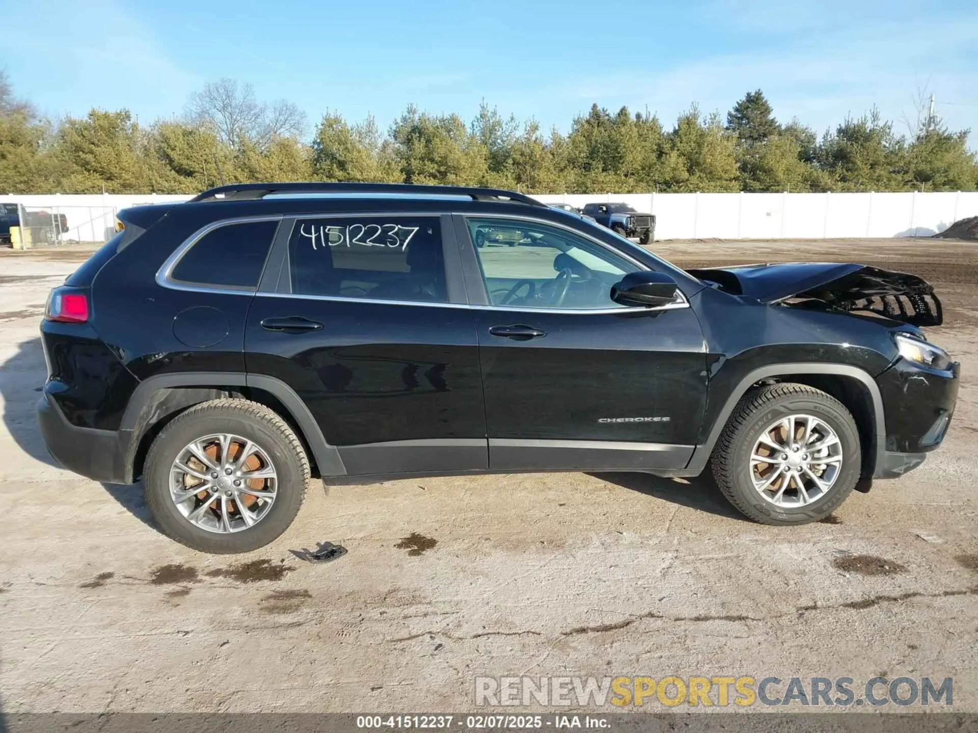 13 Photograph of a damaged car 1C4PJMMX6ND509858 JEEP CHEROKEE 2022