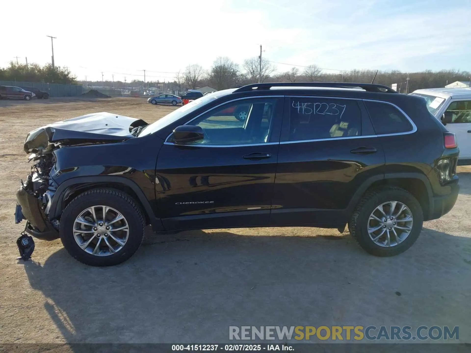14 Photograph of a damaged car 1C4PJMMX6ND509858 JEEP CHEROKEE 2022