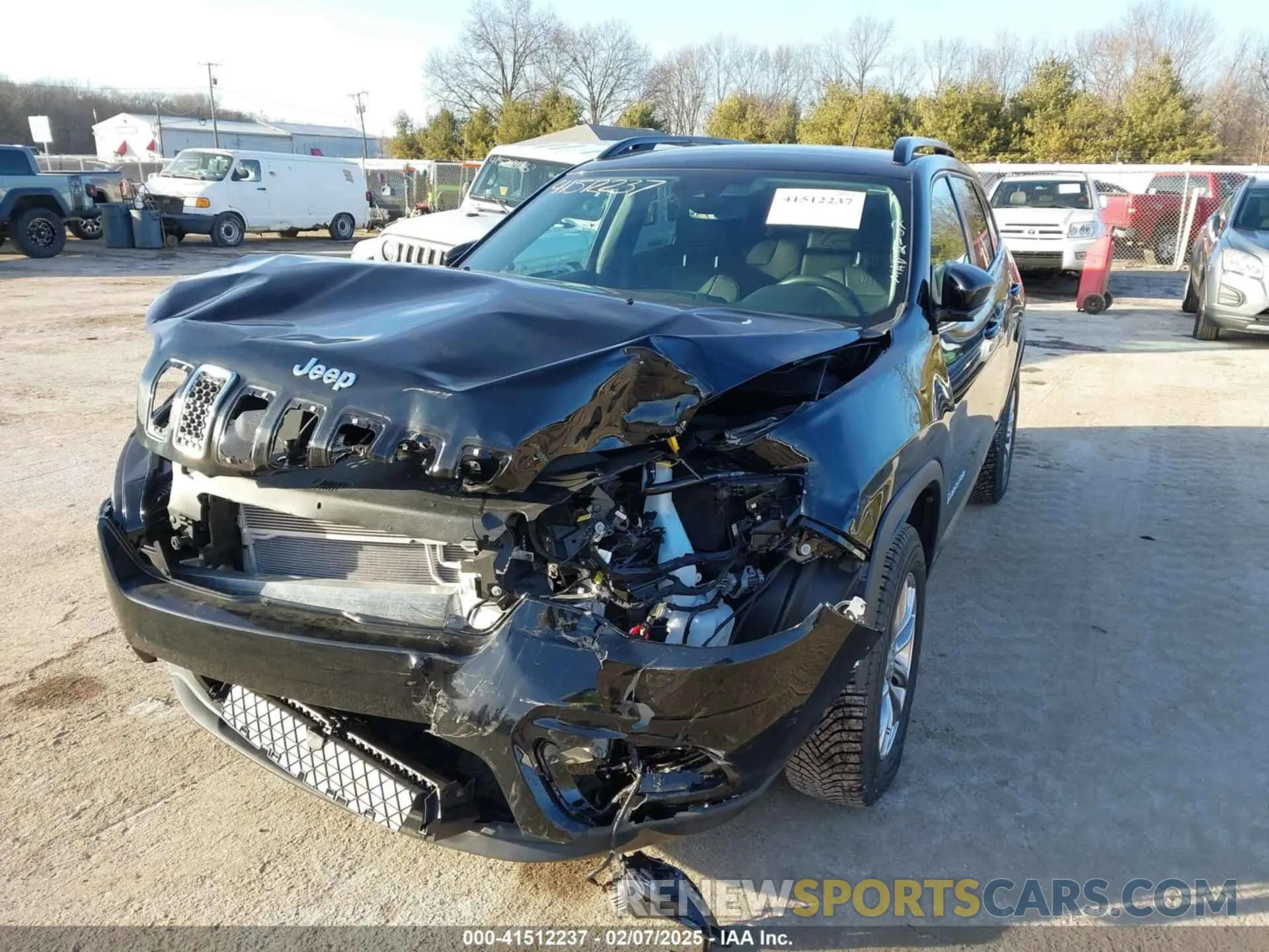 2 Photograph of a damaged car 1C4PJMMX6ND509858 JEEP CHEROKEE 2022