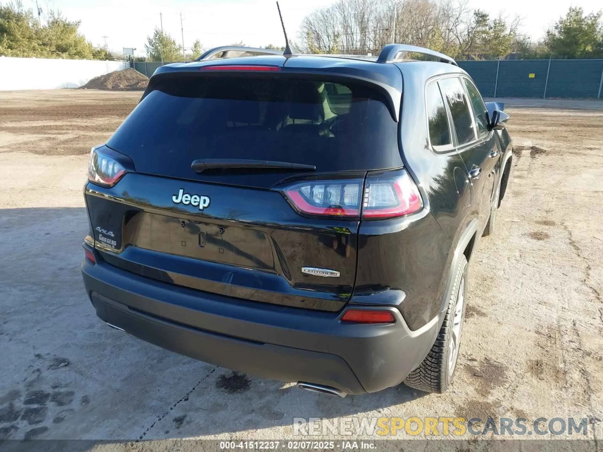 4 Photograph of a damaged car 1C4PJMMX6ND509858 JEEP CHEROKEE 2022